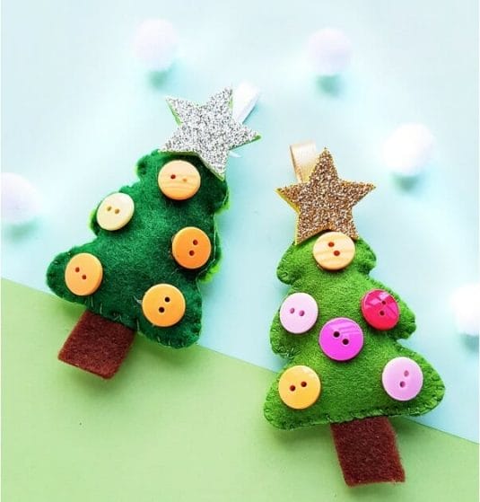 DIY CUTE FELT CHRISTMAS TREE CRAFT WITH BUTTONS