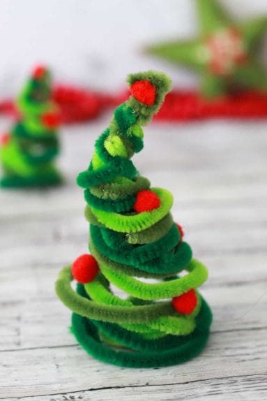 Kid-Friendly Pipe Cleaner Christmas Trees Craft