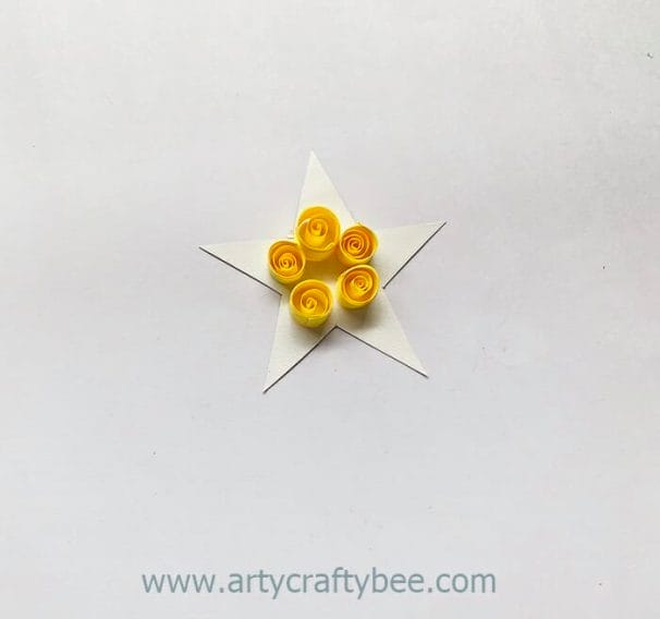 diy star ornament for christmas quilling craft (4)
