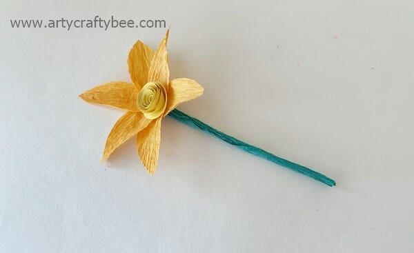  crepe paper daffodil flower craft tutorial